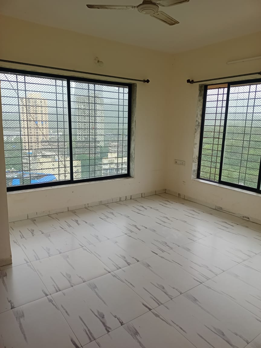 2 BHK Apartment For Sale in Royal Palms Garden View