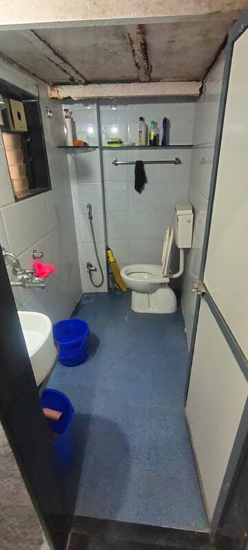 Master Bedroom in 2 BHK Apartment at Sheth Irene, Malad West – for Rent