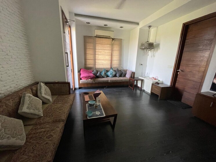 Living Room, defence colony 3 Bedroom 1800 Sq.Ft. Builder Floor In Defence Colony Delhi 8372557