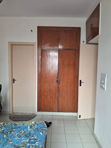 Furnished Amenities in 3 BHK Apartment at Ansal Sushant Estate, Sector 52 – for Rent