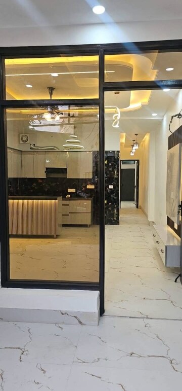 Gym in 2 BHK Builder Floor at Saket – for Rent