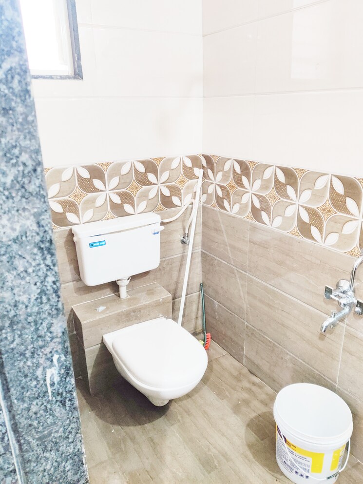 Bathroom, panchshil-world-trade-center 1 Bedroom 557 Sq.Ft. Apartment In Kharadi Pune 8372655