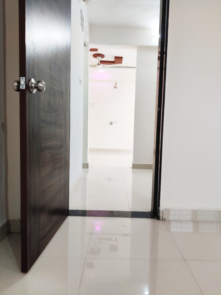 Bathroom, panchshil-world-trade-center 1 Bedroom 557 Sq.Ft. Apartment In Kharadi Pune 8372655