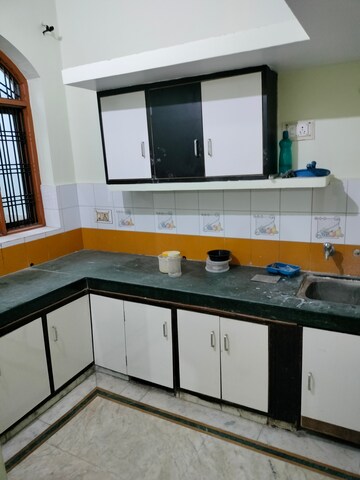 Kitchen in 2 BHK Builder Floor at Gomti Nagar – for Rent