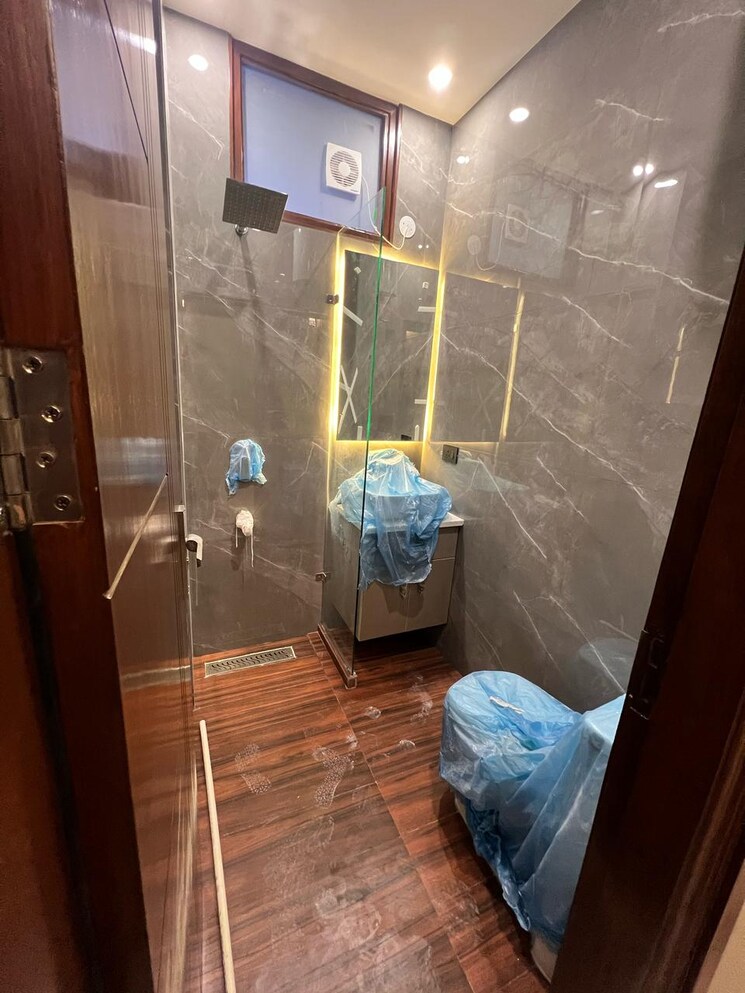 undefined, east of kailash 3 Bedroom 1100 Sq.Ft. Builder Floor In East Of Kailash Delhi 8372774