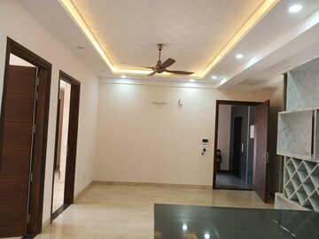 Room in 3 BHK Builder Floor at Cosmos Floors, Sector 52 – for Rent