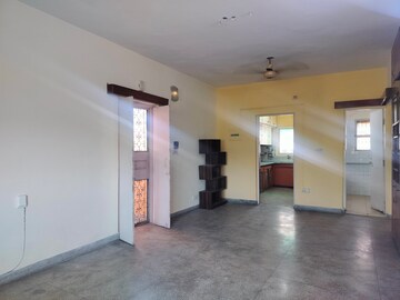 Room in 2 BHK Apartment at Sarita Vihar – for Rent