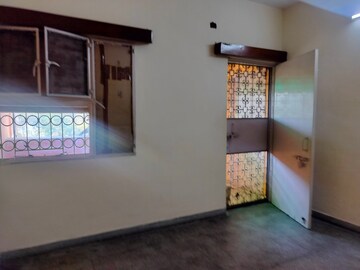 Room in 2 BHK Apartment at Sarita Vihar – for Rent