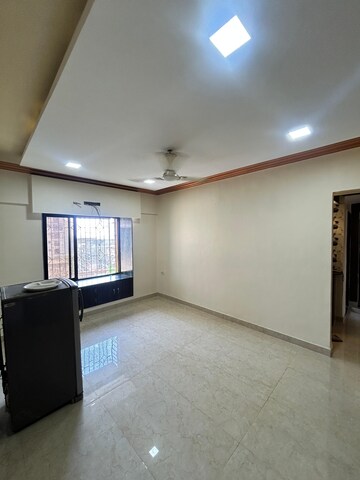 Room in 1 BHK Apartment at Mantri Park, Goregaon East – for Rent