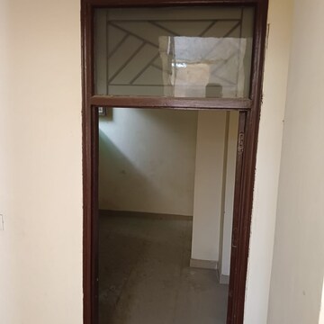 Room in 5 BHK Villa at Sector 73 – for Sale