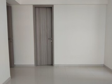 Room in 3 BHK Apartment at Wadhwa TW Gardens, Kandivali East – for Rent