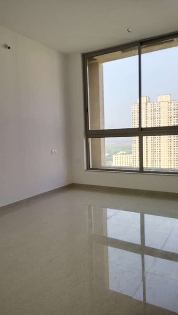 Room in 3 BHK Apartment at Hiranandani Eagleridge Wing B, Ghodbunder Road – for Sale
