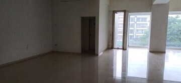 Room in  Showroom at Goregaon East – for Rent