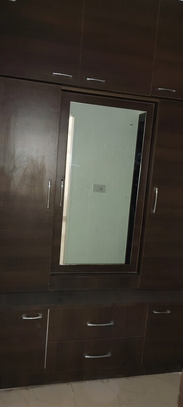 Furnished Amenities in 3 BHK Apartment at Alaknanda Apartment Gomti Nagar, Gomti Nagar – for Rent