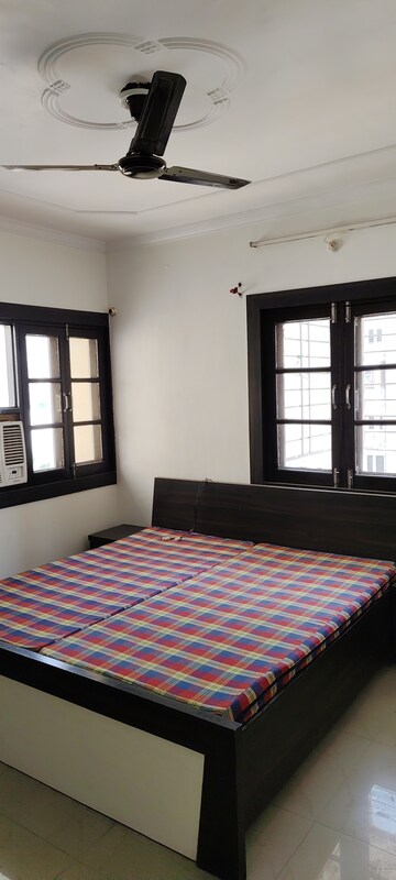 Room in 3 BHK Apartment at Alaknanda Apartment Gomti Nagar, Gomti Nagar – for Rent