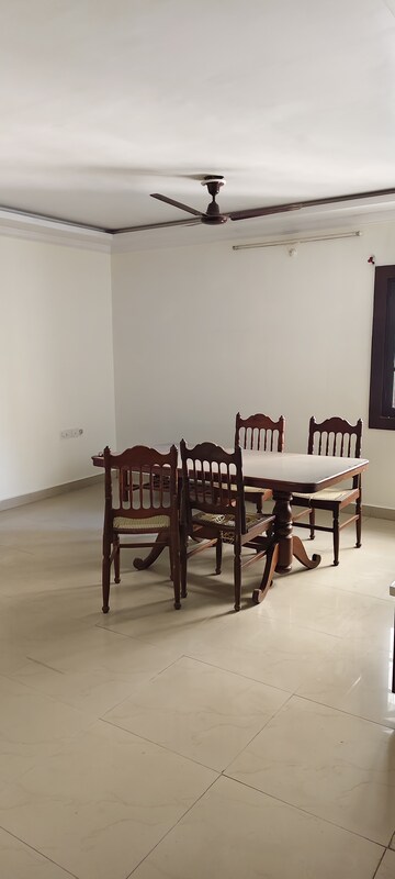 Living Room in 3 BHK Apartment at Alaknanda Apartment Gomti Nagar, Gomti Nagar – for Rent