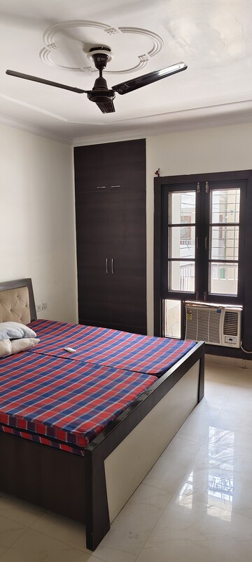 Bedroom in 3 BHK Apartment at Alaknanda Apartment Gomti Nagar, Gomti Nagar – for Rent