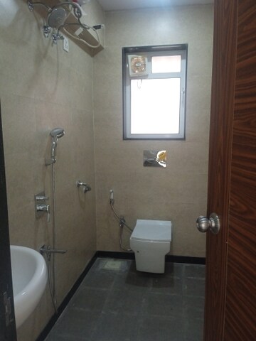 Bathroom in 6 BHK Apartment at Andheri West – for Sale