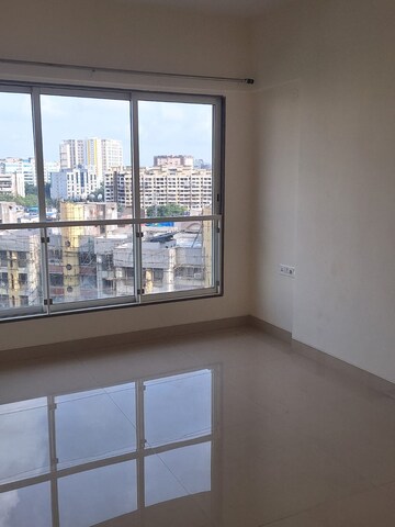 Room in 2 BHK Apartment at Pride Royal Park, Andheri East – for Rent