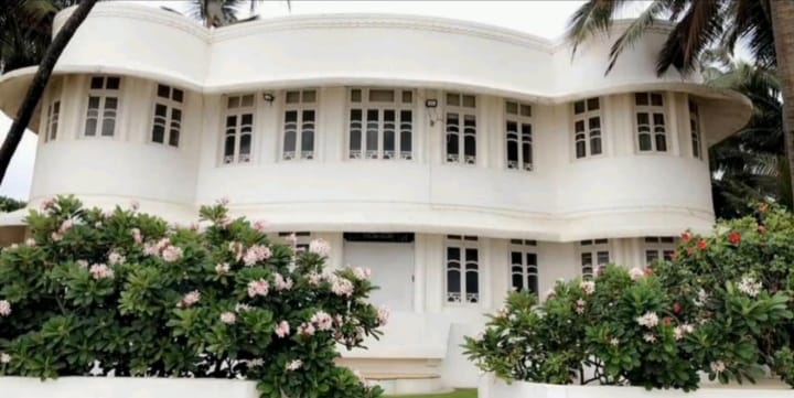 6 BHK + Pooja Room 6500 Sq.Ft. Villa in Juhu Scheme