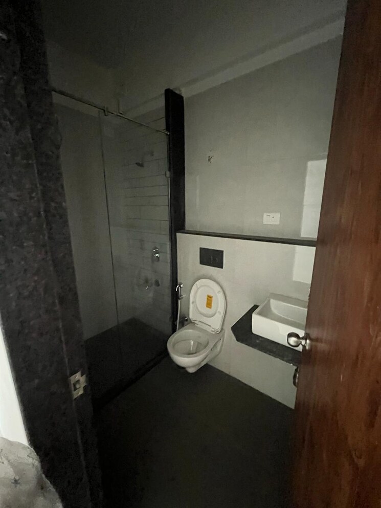 Bathroom, shreeji-atlantis 2 Bedroom 733 Sq.Ft. Apartment In Malad West Mumbai 8373071