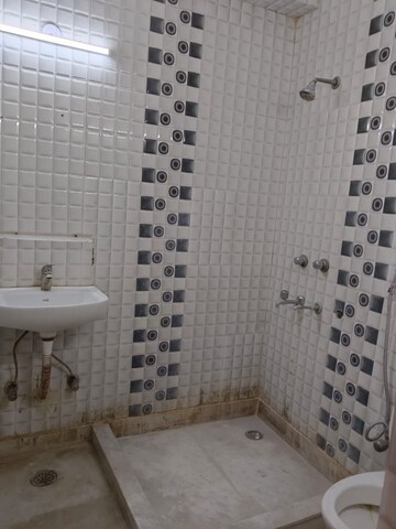Bathroom in 2 BHK Builder Floor at Lajpat Nagar 4 – for Rent