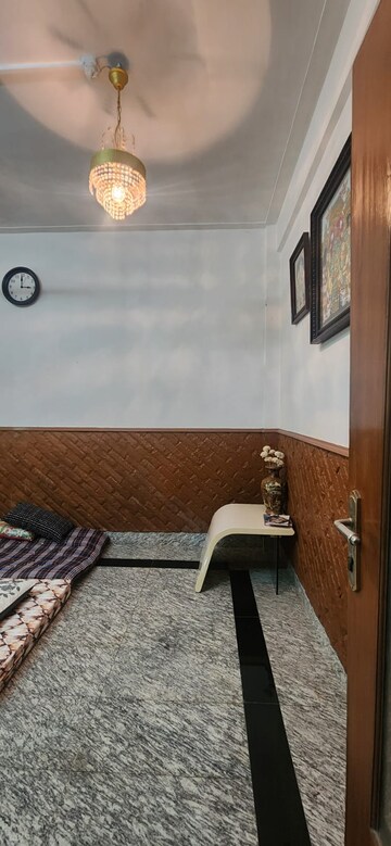 Furnished Amenities in 1.5 BHK Apartment at Diamond Garden, Chembur – for Rent