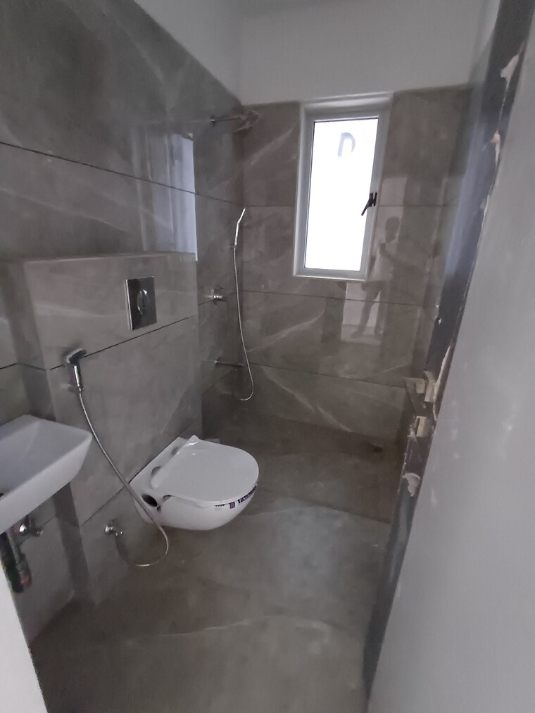 Bathroom, jogeshwari east 2 Bedroom 648 Sq.Ft. Apartment In Jogeshwari East Mumbai 8373087
