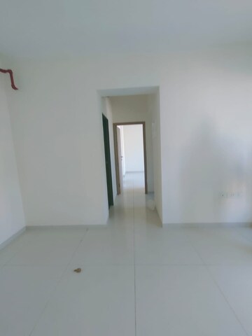  1 BHK Apartment at UK Iridium, Kandivali East – for Rent