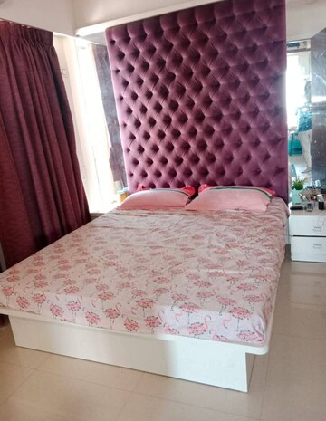 Bedroom in 2 BHK Apartment at Hiranandani Gardens, Powai – for Rent