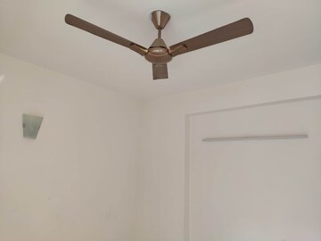 Room in 4 BHK Apartment at Unitech The Residences Sector 33, Sector 33 – for Rent