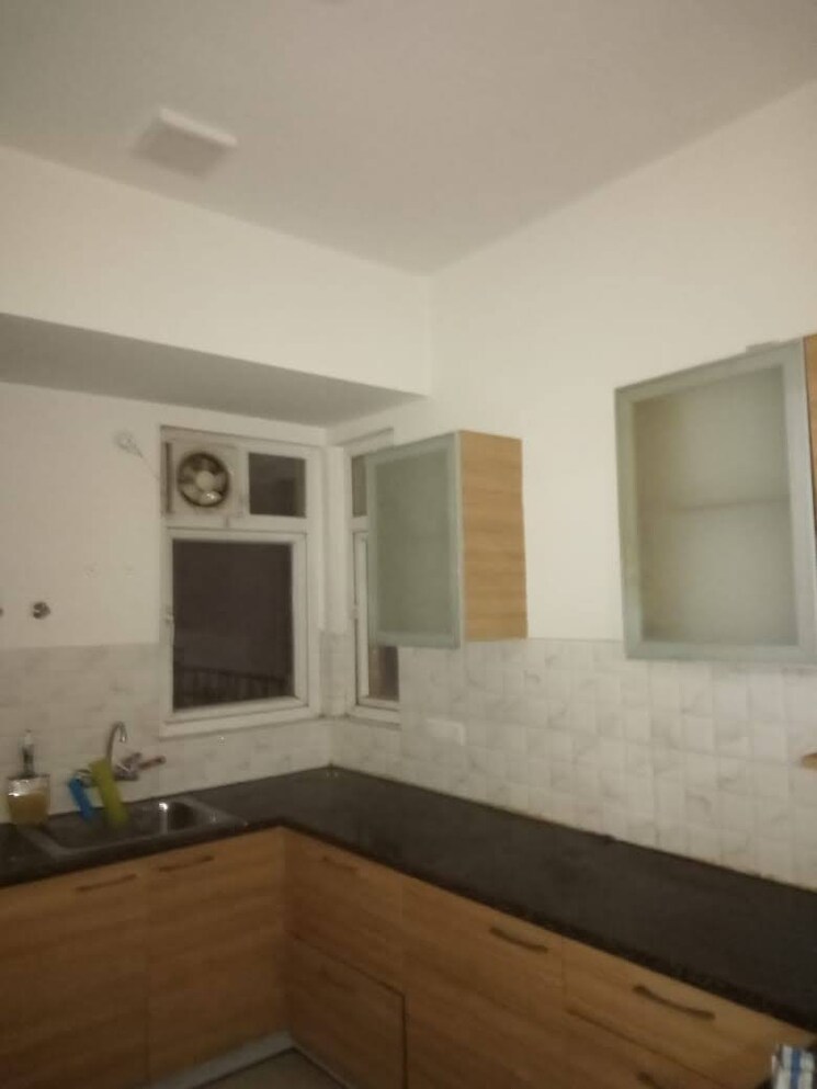 Kitchen, rwa-surya-vihar 3 Bedroom 300 Sq.Yd. Builder Floor In Sector 21 Gurgaon 8373151