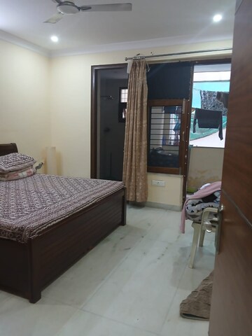 Bedroom in 2 BHK Builder Floor at Sector 46 – for Rent