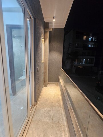 Building Lobby in 1 BHK Independent House at Sector 57 – for Rent