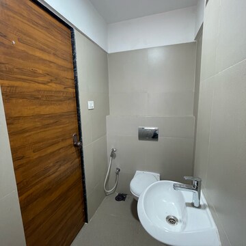 Bathroom in 1 BHK Apartment at Prayag Heights, Dindoshi – for Rent