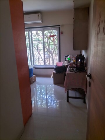 2 BHK Apartment For Rent in Satya Niwas Vile Parle East, Vile Parle East