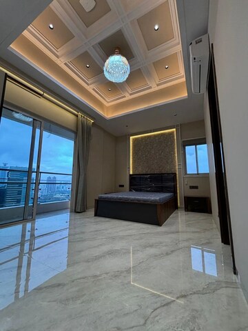 Room in 3 BHK Apartment at Indiabulls Sky Forest, Lower Parel – for Rent