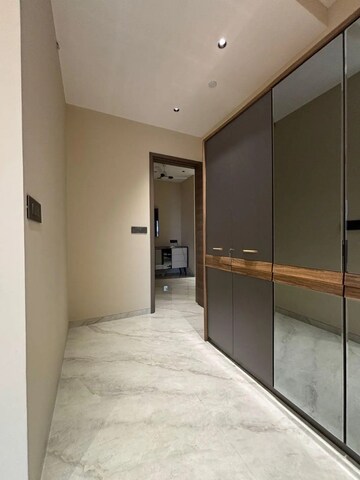 Room in 3 BHK Apartment at Indiabulls Sky Forest, Lower Parel – for Rent