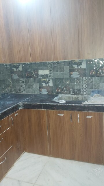 Master Plan in 2.5 BHK Builder Floor at Mayur Vihar – for Sale