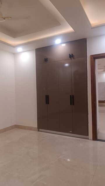 Room in 3.5 BHK Independent House at Sector 43 – for Rent