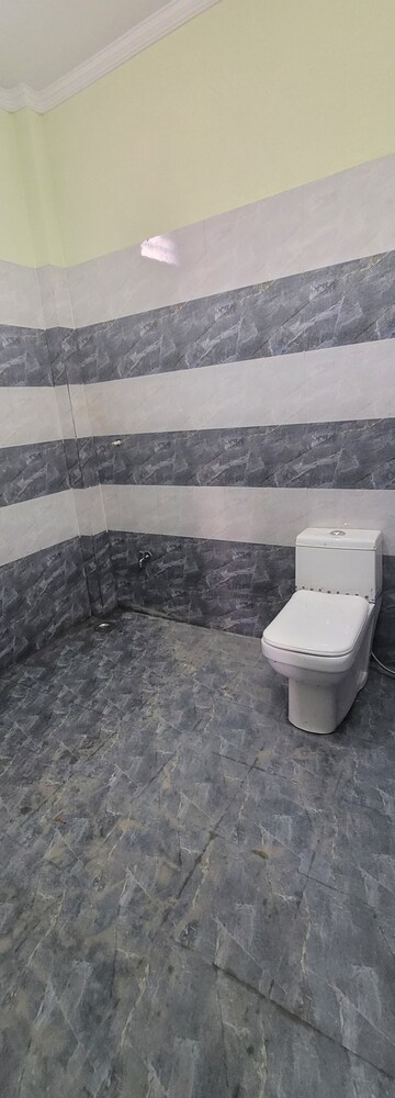 Bathroom in 1 BHK Independent House at Eros Rosewood City, Sector 49 – for Rent