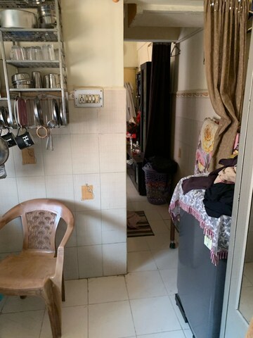 Room in 1 RK Apartment at Dheeraj Saraswati, Malad West – for Rent
