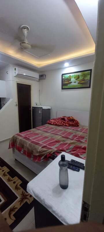 Bedroom in 1 RK Independent House at Vatika City, Sector 49 – for Rent