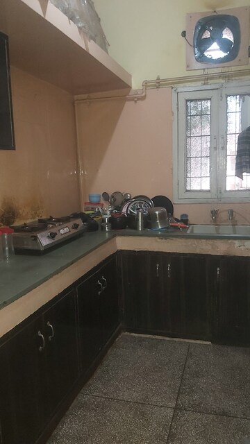 Kitchen in 1.5 BHK Apartment at Mayur Vihar – for Rent