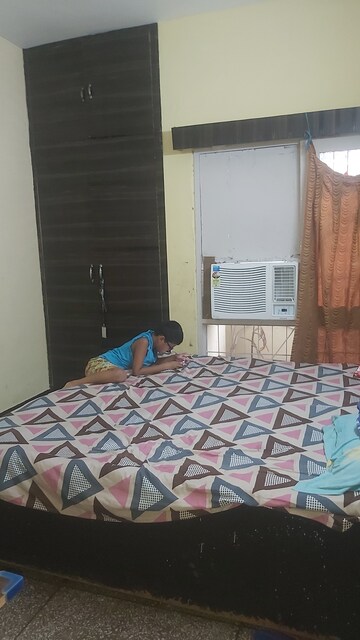Room in 1.5 BHK Apartment at Mayur Vihar – for Rent