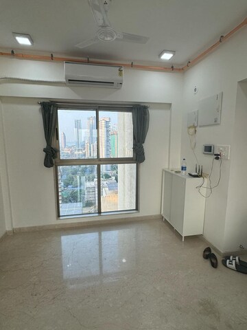 Room in 2 BHK Apartment at Chandak Cornerstone, Worli – for Rent
