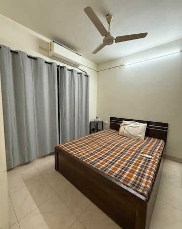 Bedroom in 3 BHK Apartment at Lake Home, Powai – for Rent