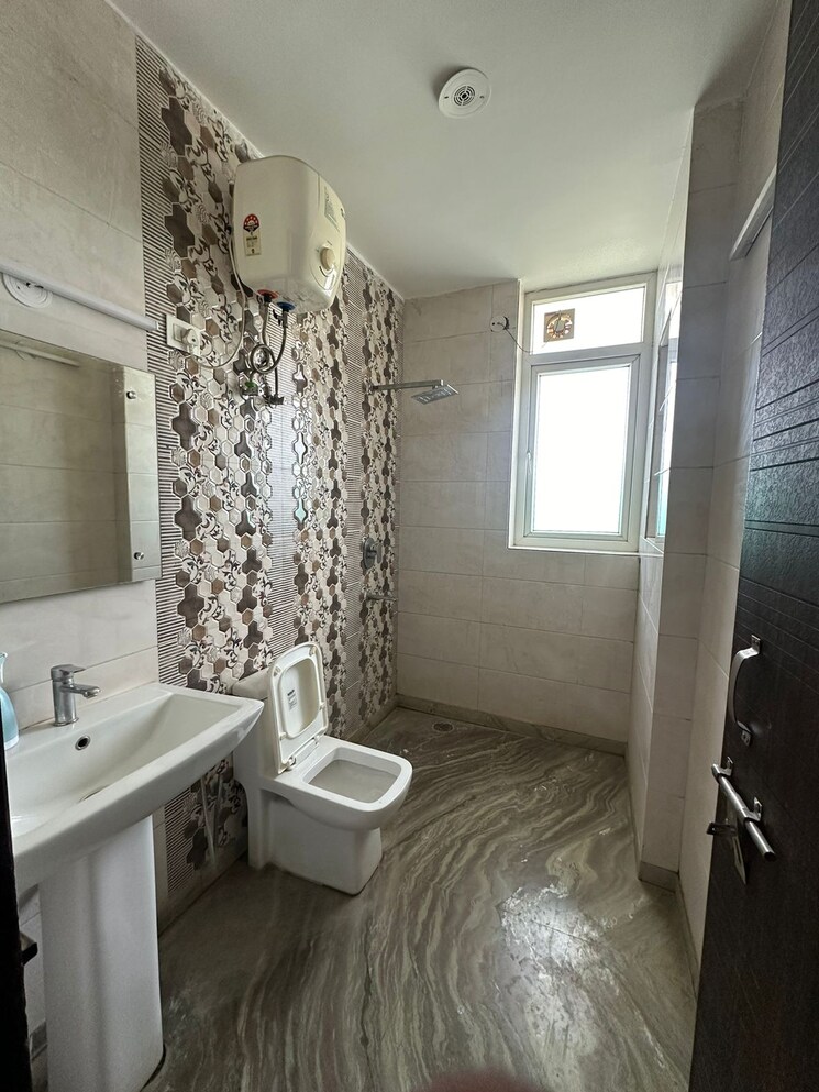 Bathroom, vatika-city 3 Bedroom 1550 Sq.Ft. Independent House In Sector 49 Gurgaon 8373726
