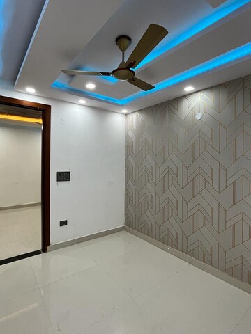 Room in 3 BHK Builder Floor at Govindpuri – for Sale