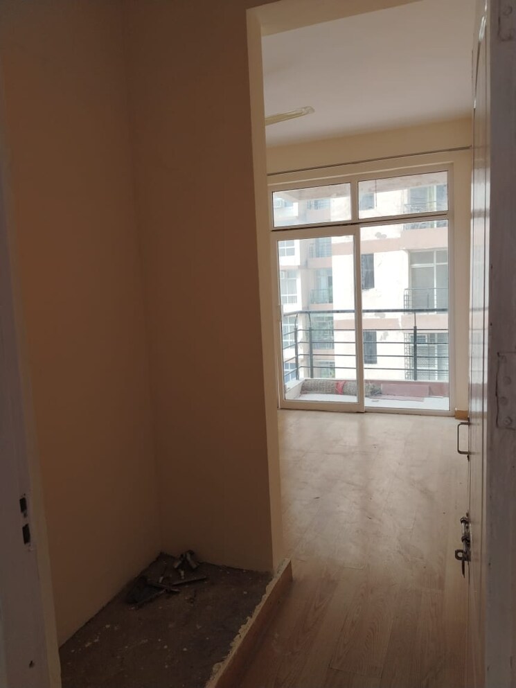 Room, sushant golf city 3 Bedroom 1337 Sq.Ft. Apartment In Sushant Golf City Lucknow 8373839